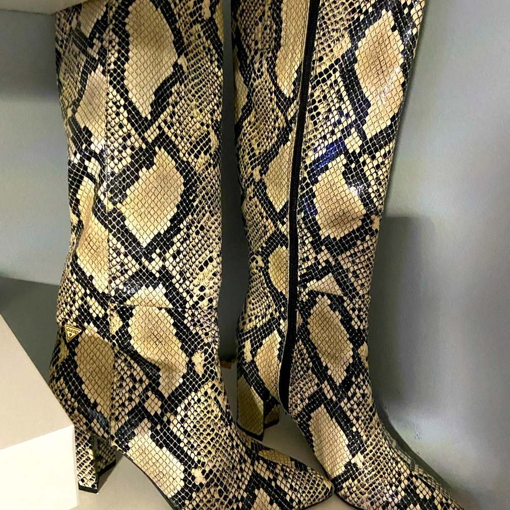 Guess tall boots